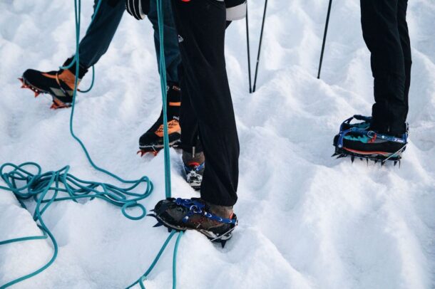 Kar Ayakkabıları (Snowshoes): Kış Yürüyüşleri İçin Kapsamlı Rehber